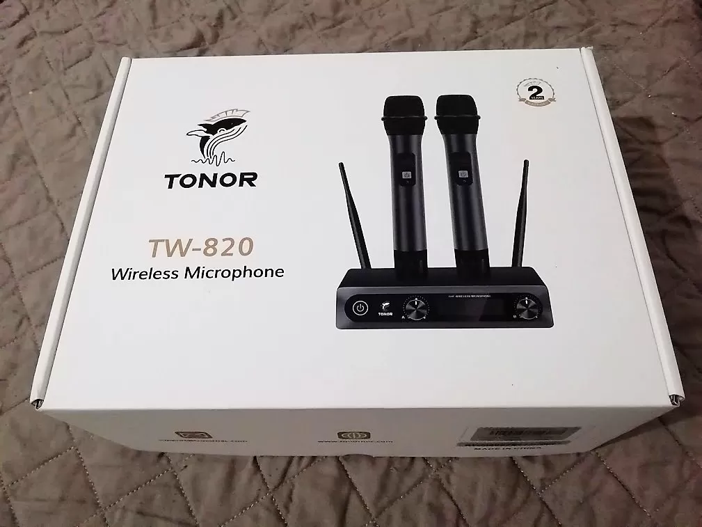 Radiomicrofono Tonor TW820 con due microfoni a mano wireless. Recensione
