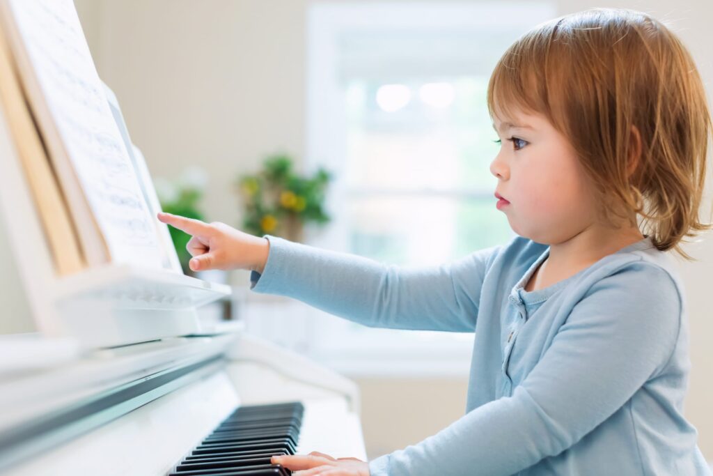 Canzoni facili al pianoforte per bambini
